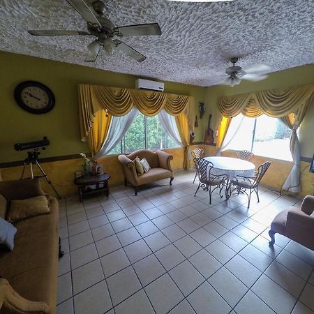 Hotel Casa Maria San Pedro Sula Buitenkant foto
