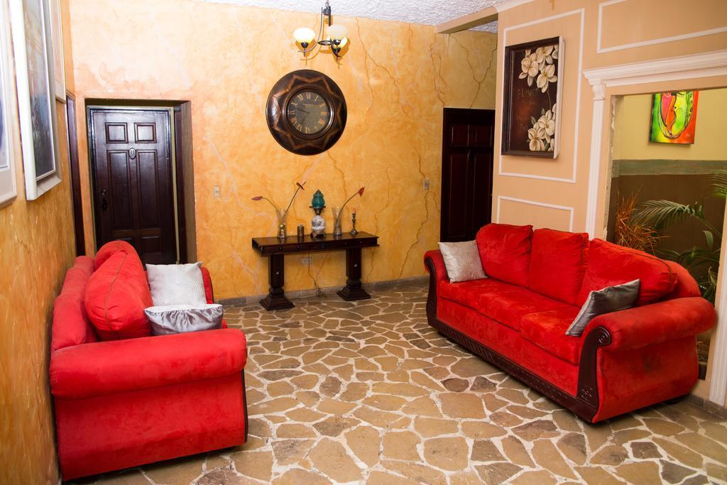 Hotel Casa Maria San Pedro Sula Buitenkant foto