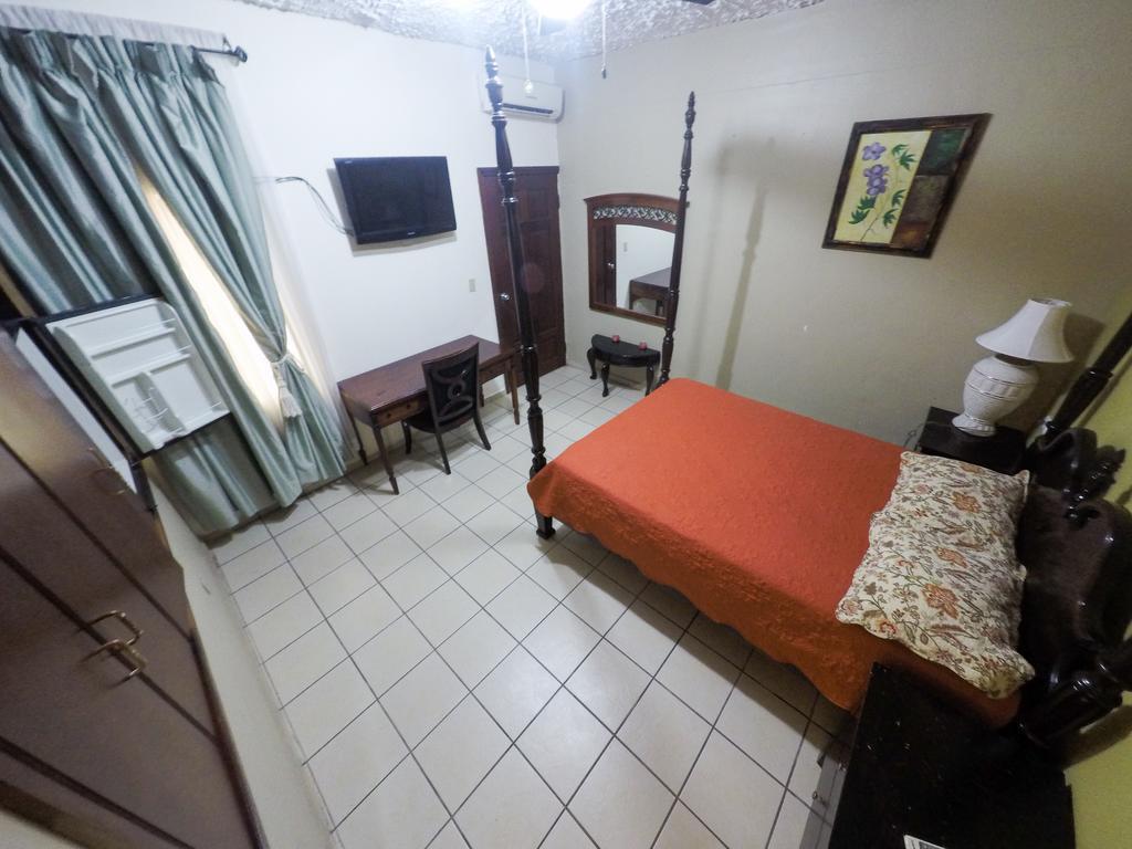 Hotel Casa Maria San Pedro Sula Buitenkant foto