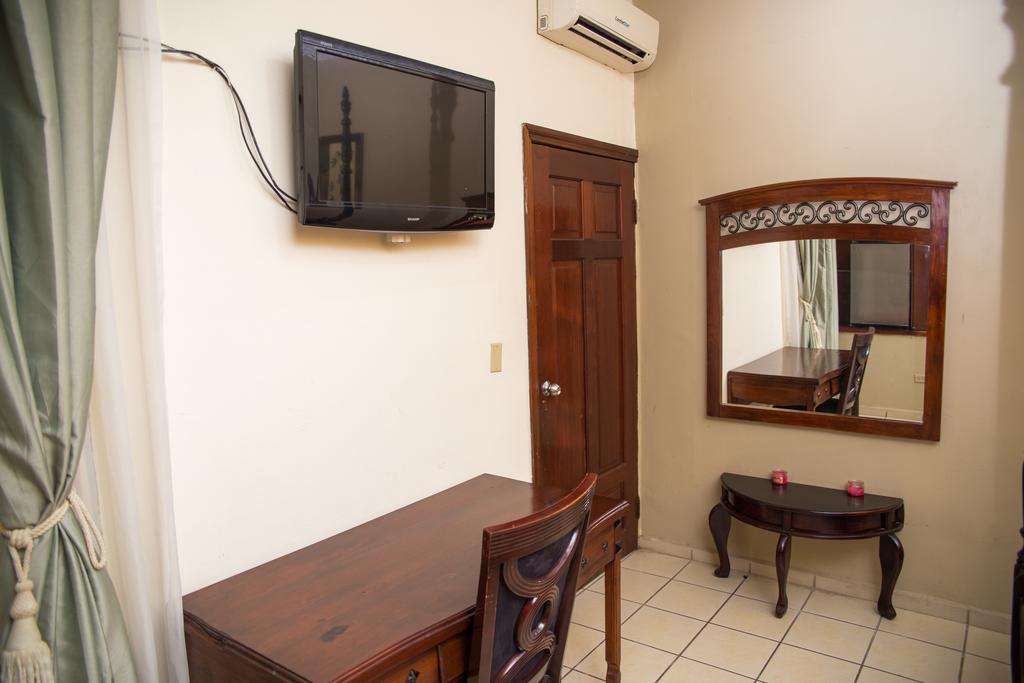Hotel Casa Maria San Pedro Sula Buitenkant foto