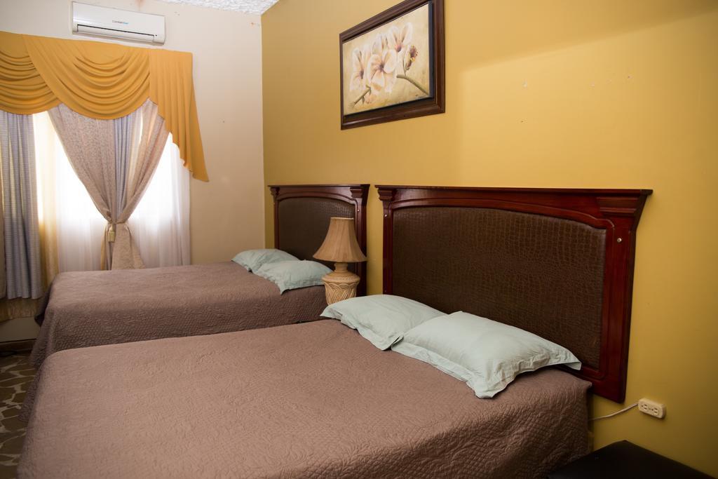 Hotel Casa Maria San Pedro Sula Buitenkant foto